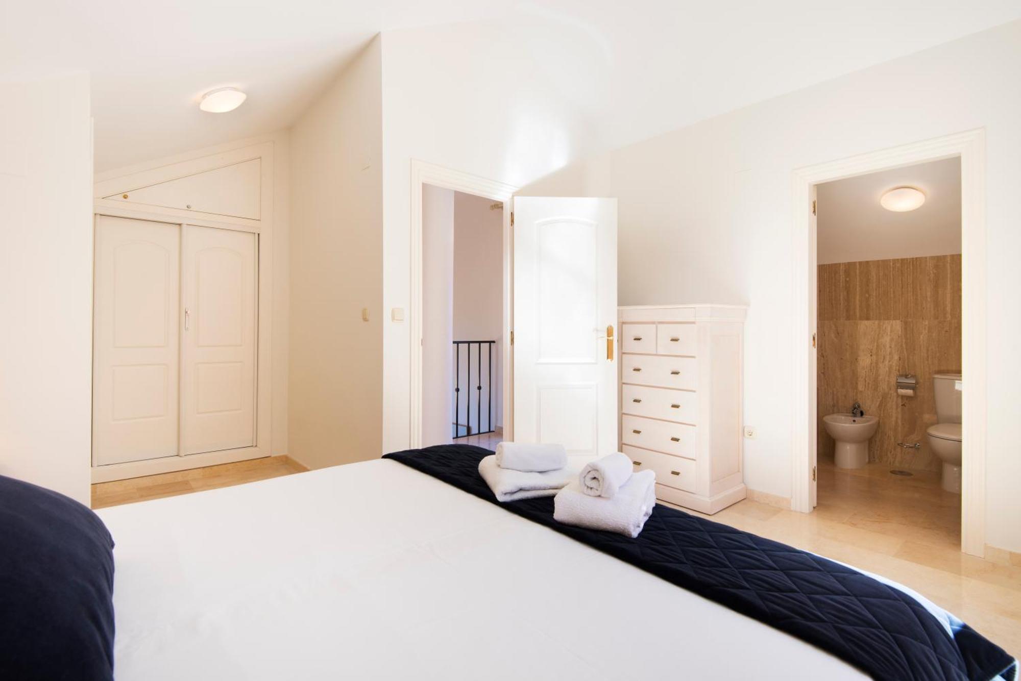 Rentandhomes Penthouse Elviria Golf Марбеля Екстериор снимка