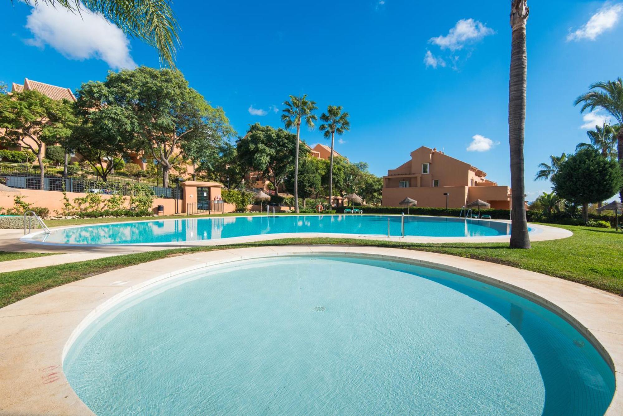 Rentandhomes Penthouse Elviria Golf Марбеля Екстериор снимка