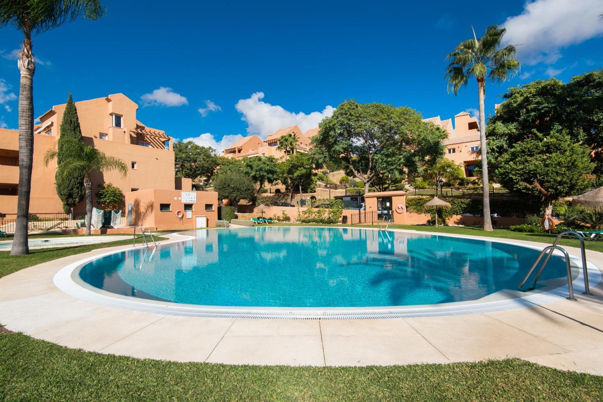 Rentandhomes Penthouse Elviria Golf Марбеля Екстериор снимка