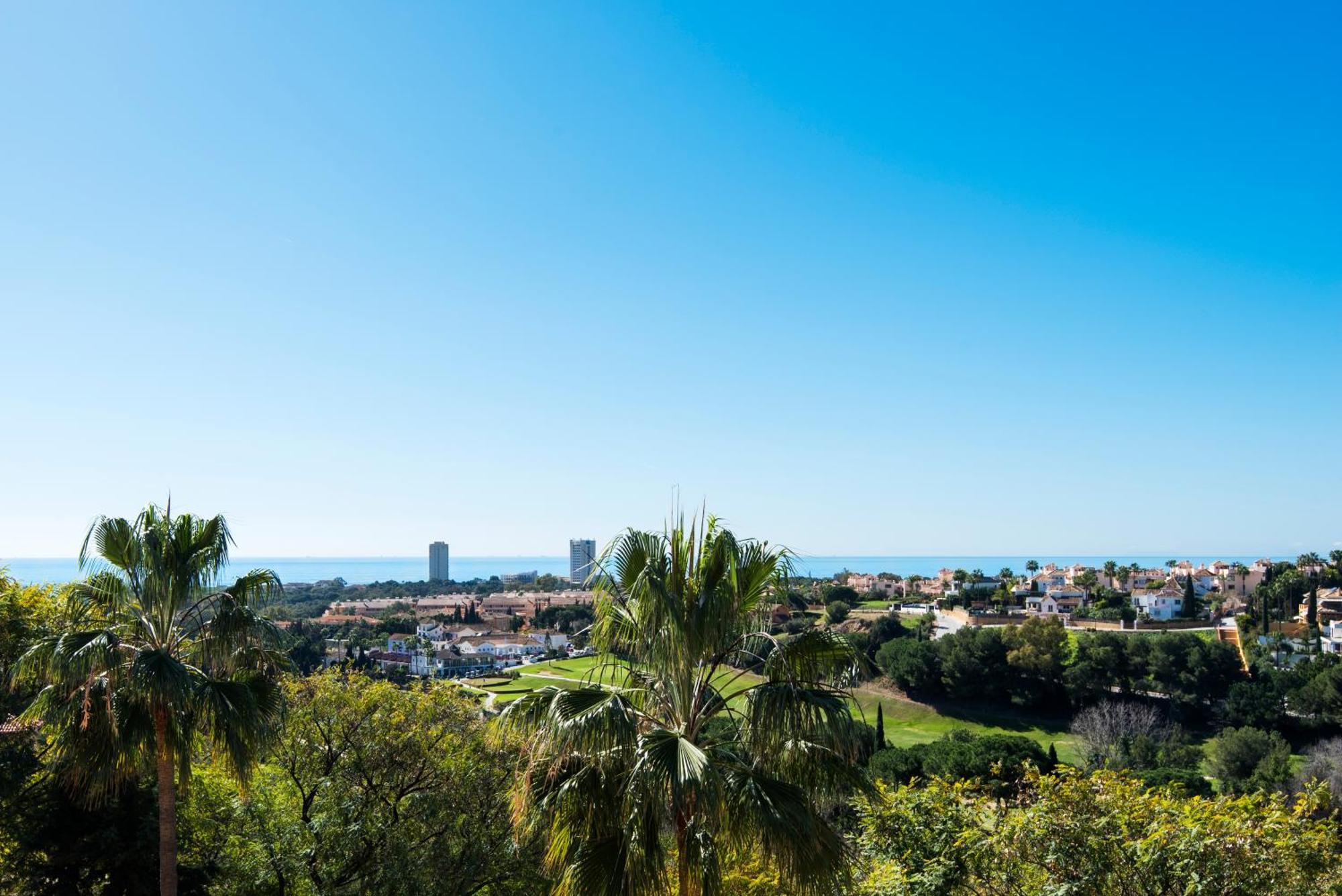 Rentandhomes Penthouse Elviria Golf Марбеля Екстериор снимка